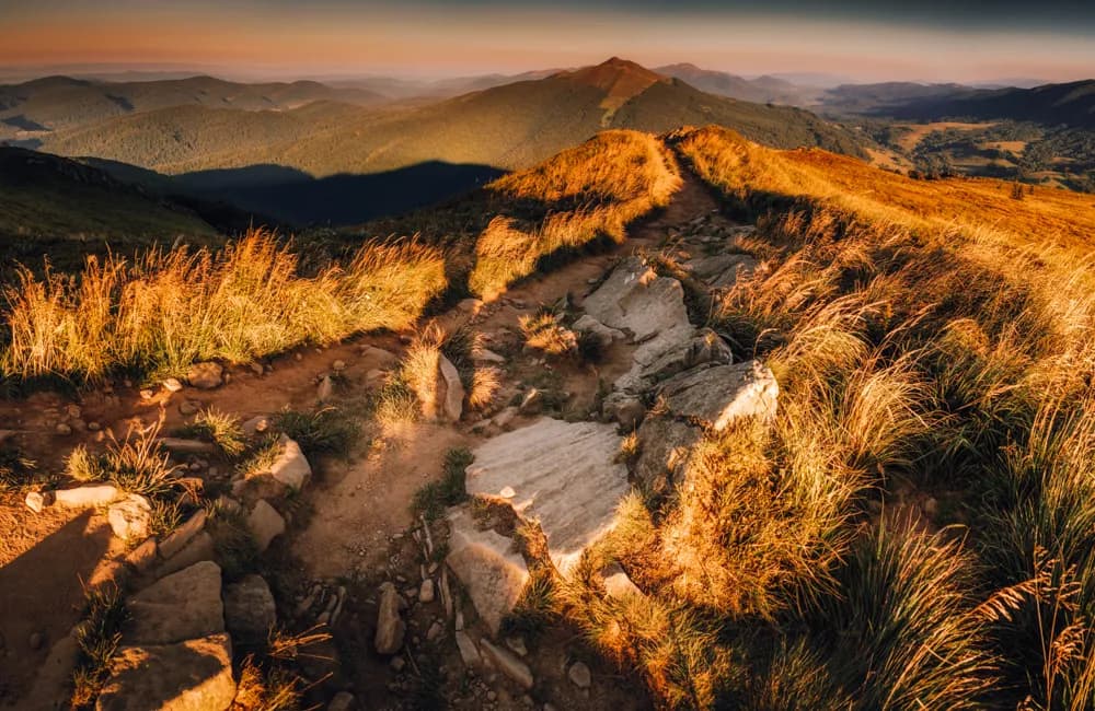 Najciekawsze trasy turystyczne w Bieszczadach: 6 widowiskowych szlaków