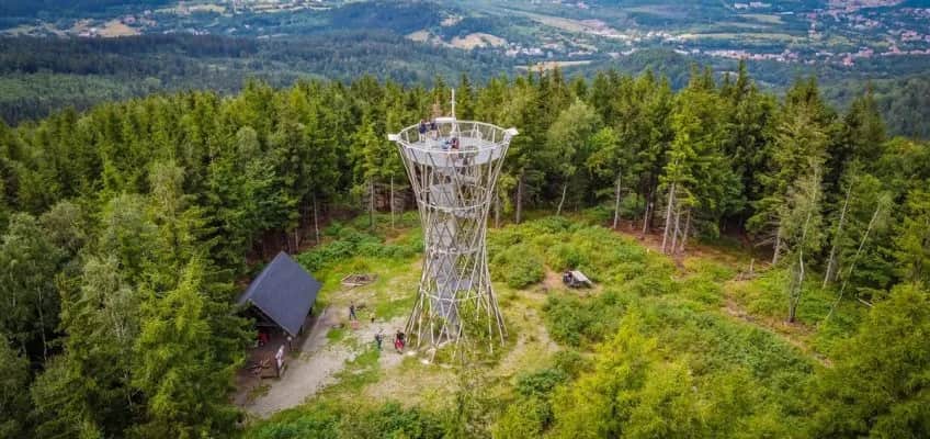 Wieża Widokowa na Borowej: Czy Warto Się Wspiąć?