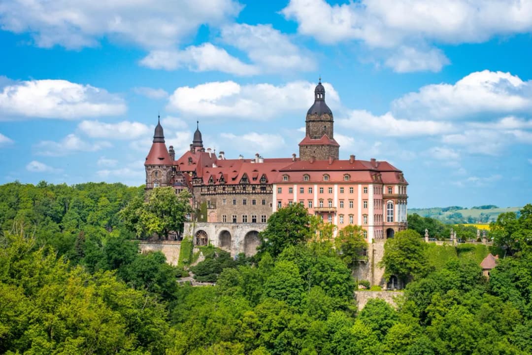 Pałace Dolnego Śląska: Odkryj ich tajemnice i niepowtarzalne historie