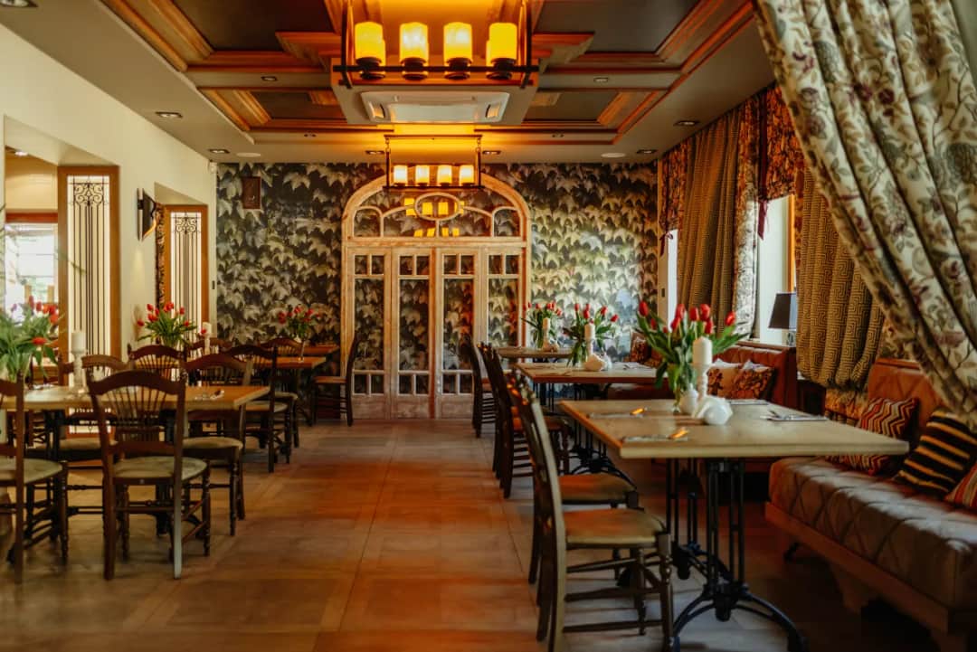 Najlepsze miejsca na obiad w Srebrnej Górze - smaczne restauracje