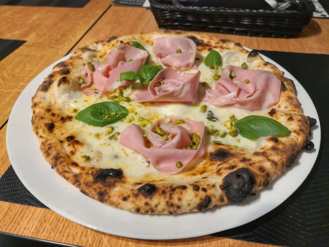 Najlepsza pizza na Śląsku – gdzie warto zjeść i uniknąć rozczarowania