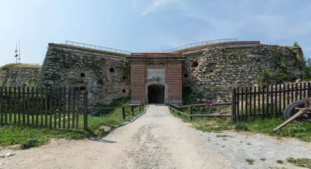 Poznaj dzieje i zabytki Twierdzy Srebrna Góra na Dolnym Śląsku