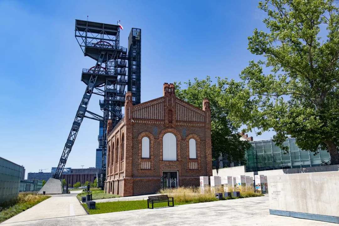 Katowice Atrakcje dla Dorosłych: 8 Miejsc Które Cię Zaskoczą