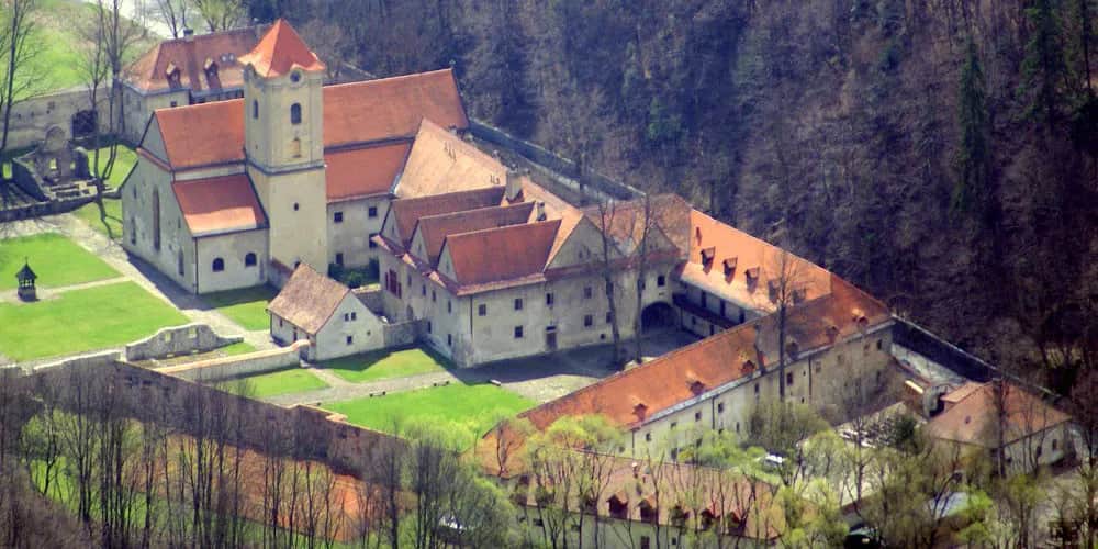 Czerwony Klasztor: Godziny, Ceny i Atrakcje Podczas Zwiedzania